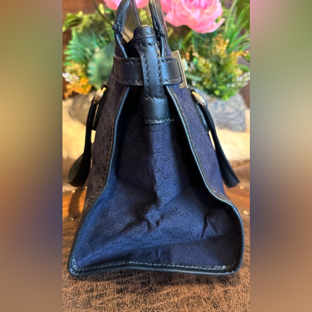 ⛔️SOLD ⛔️Authentic gucci blue navy - Picture 7 of 17